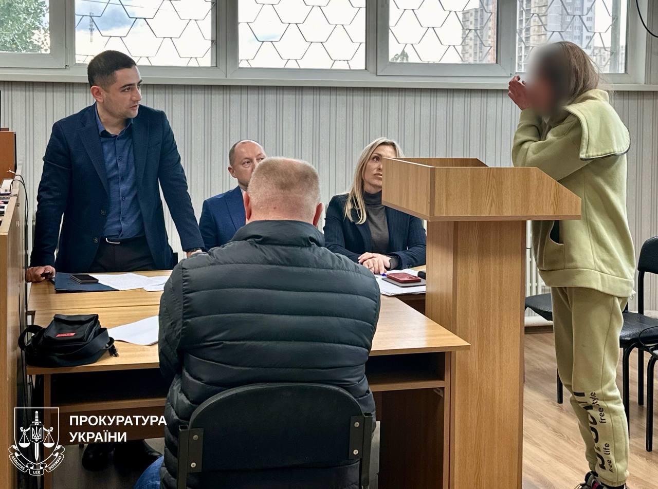 40-річній жінці повідомлено про підозру за фактом умисного тяжкого тілесного ушкодження, що призвело до смерті її трирічного пасинка